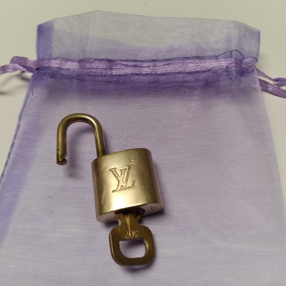 🔐Authentic Louis Vuitton Brass Lock and key